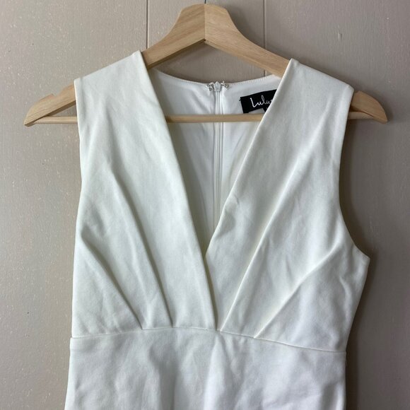 Lulus White V-Neckline Cocktail Dress Size Small - Picture 3 of 7